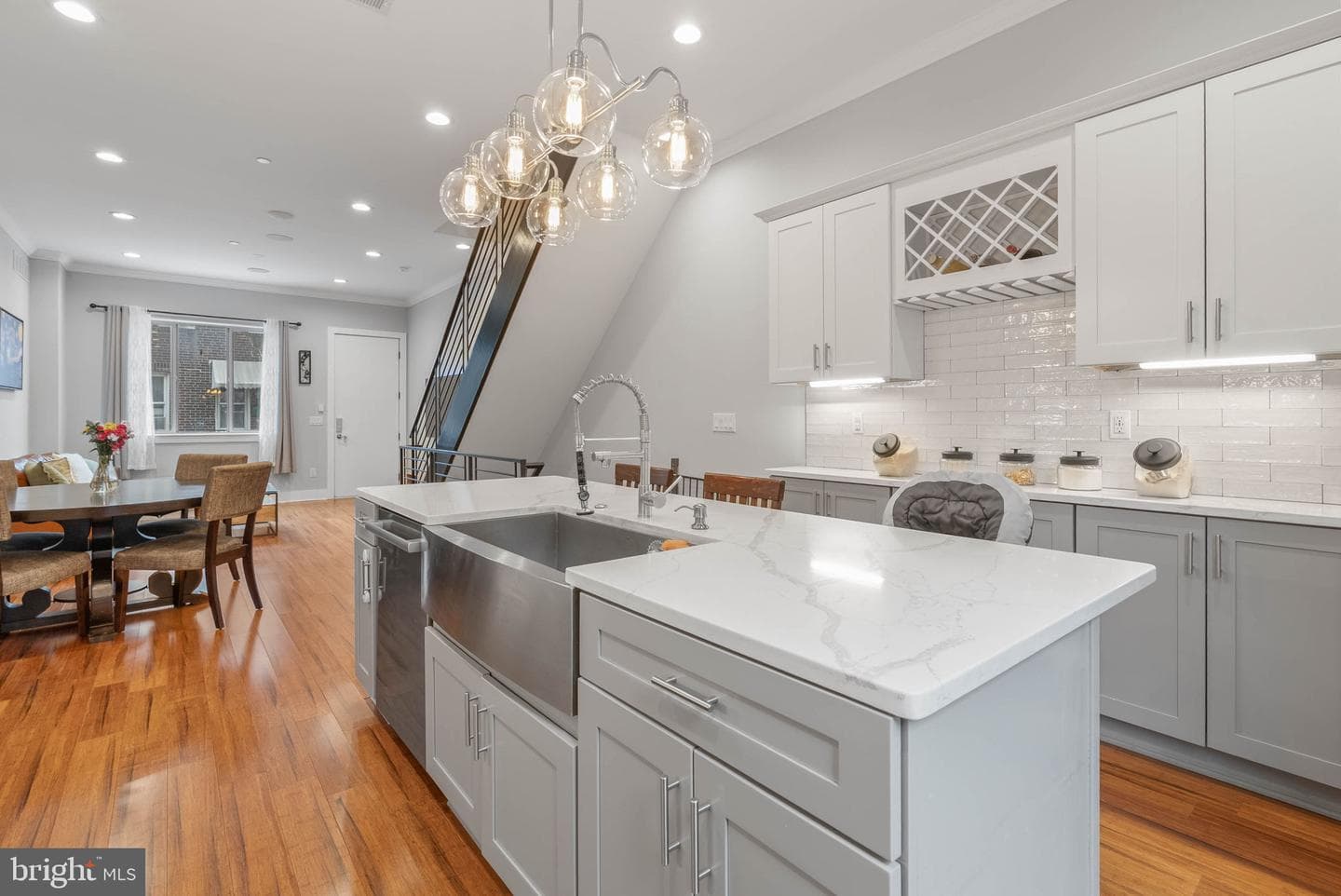 2059 Fernon St photo 13