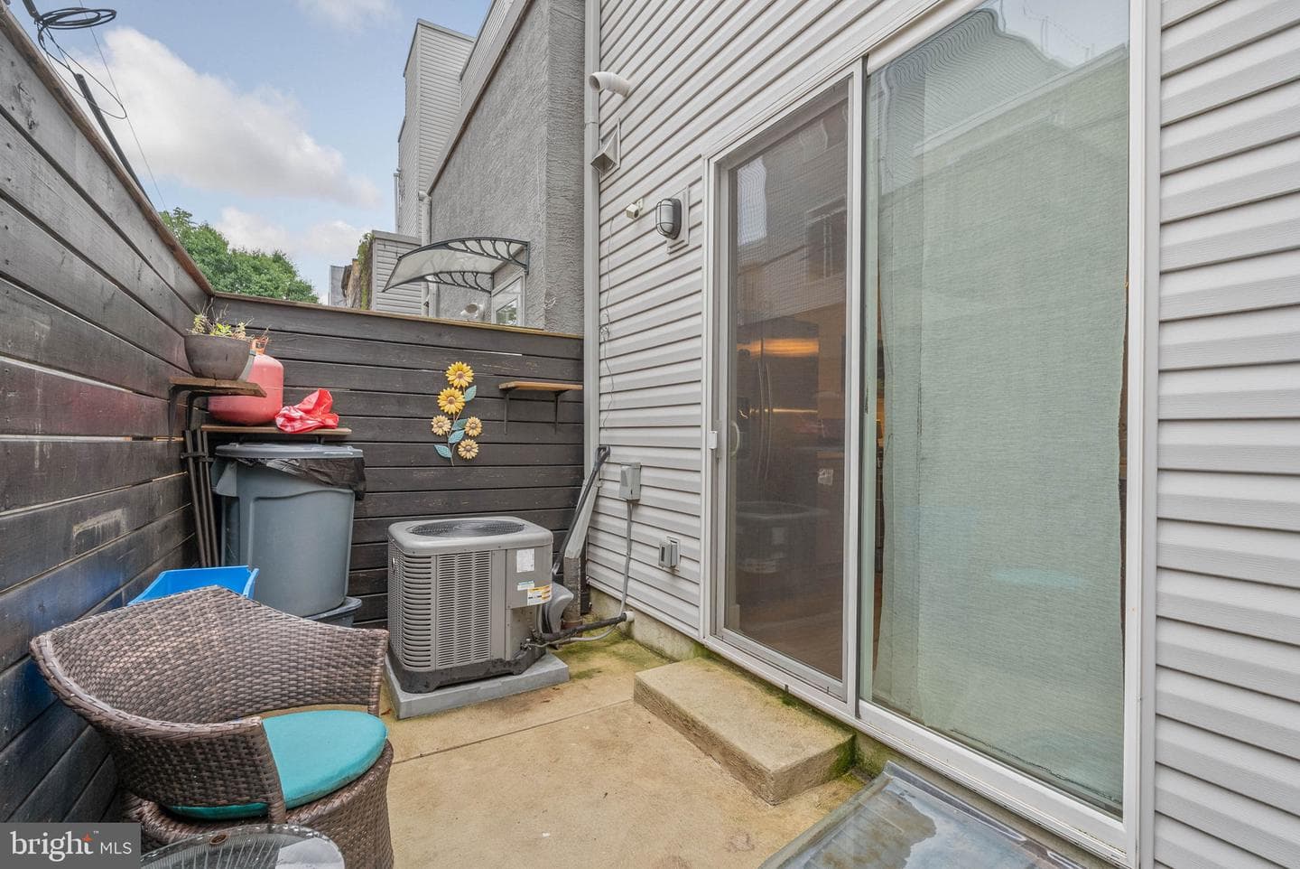 2059 Fernon St photo 15