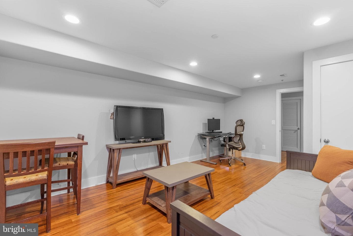 2059 Fernon St photo 18