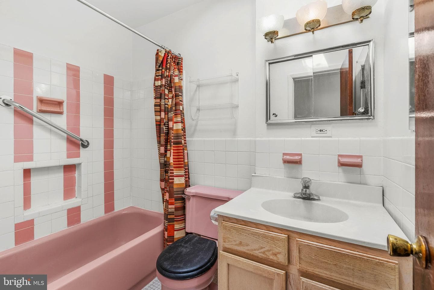7450 Hill Road photo 32