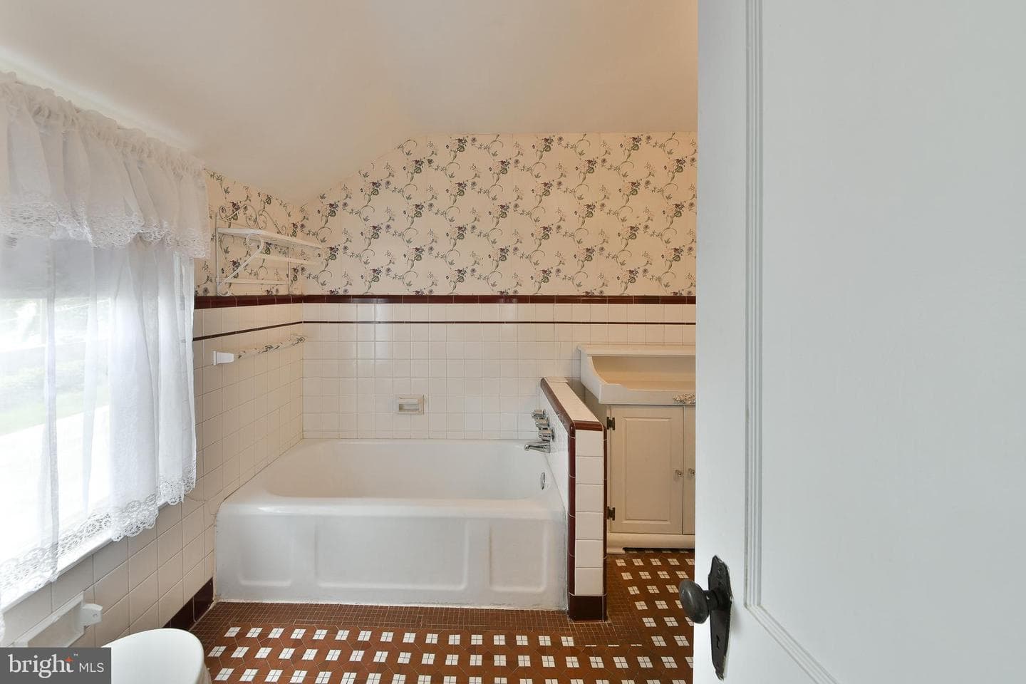 420 Forest Hills Avenue photo 27
