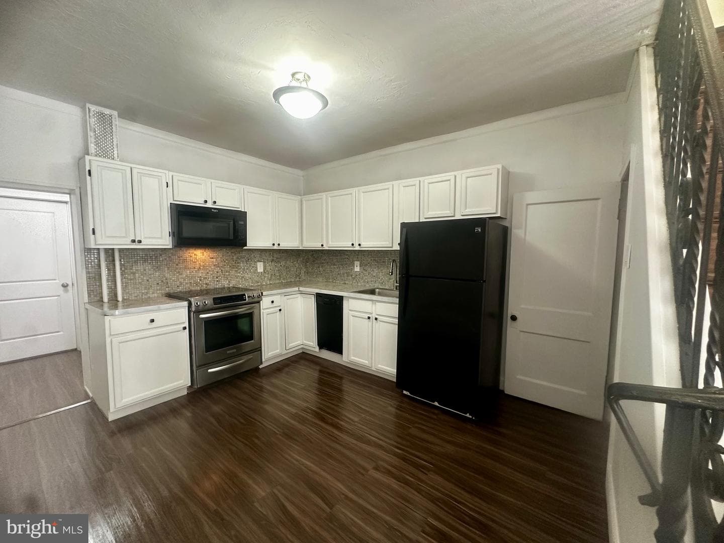 2714 N Fairhill Street photo 8