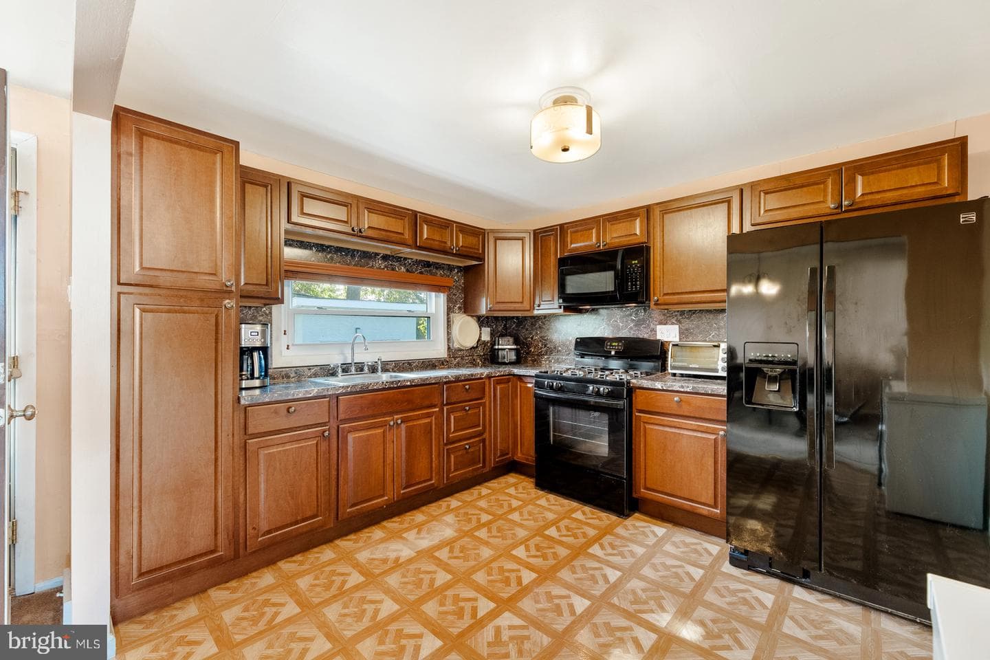 823 Rennard Street photo 13