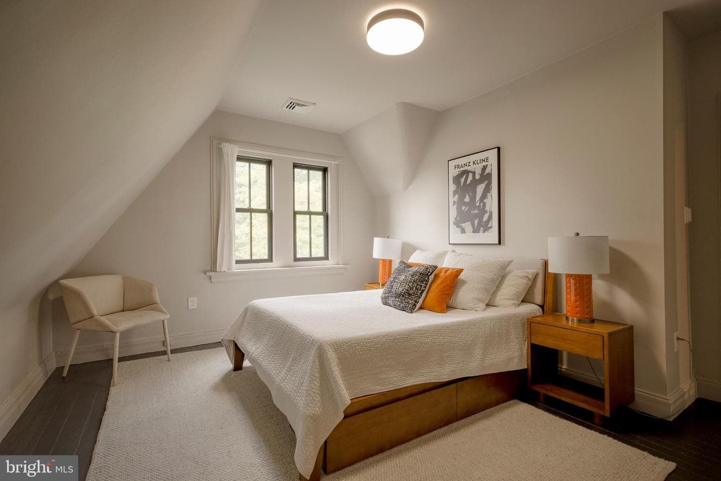 148 W Highland Avenue photo 22