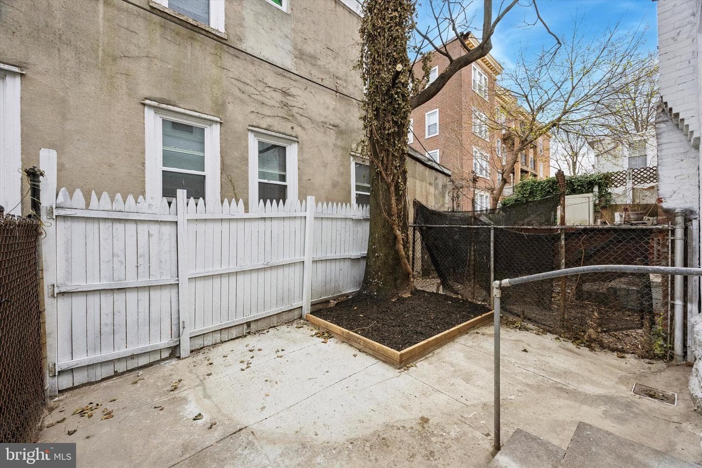 176 W Hansberry Street photo 10
