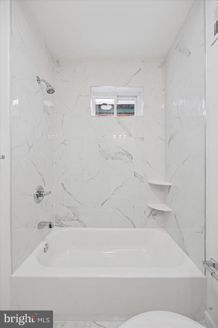 176 W Hansberry Street photo 6
