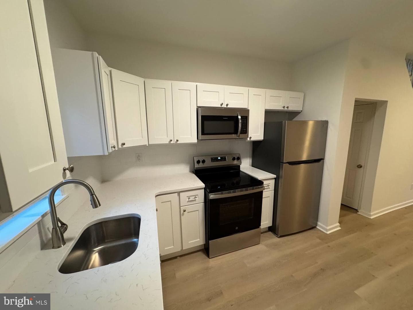 3252 N Hope Street photo 5