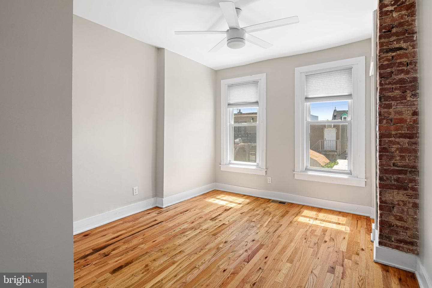 138 E Pleasant Street photo 10