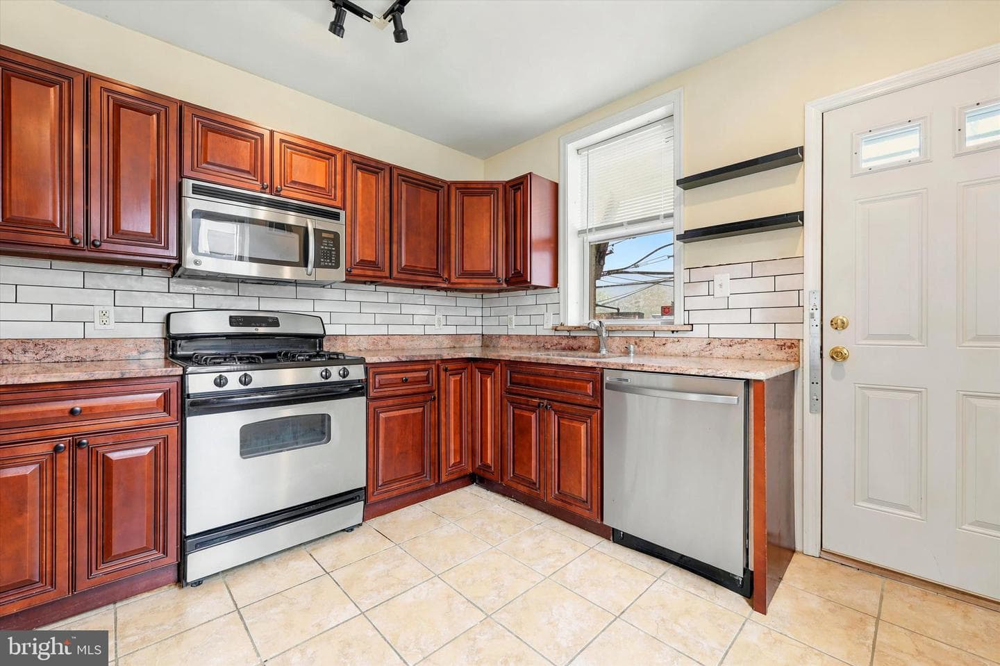 2111 Wharton Street photo 12