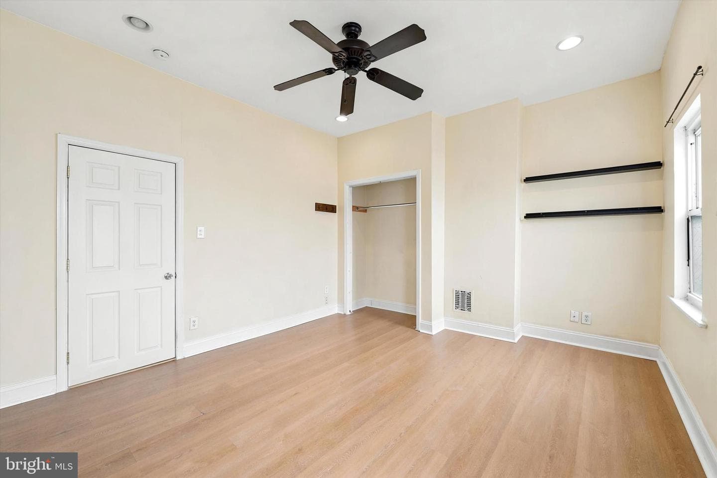 2111 Wharton Street photo 20