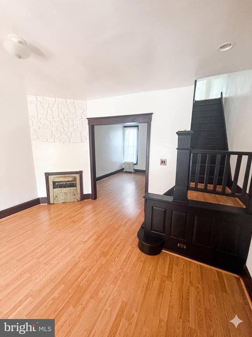 1515 Dyre Street photo 2