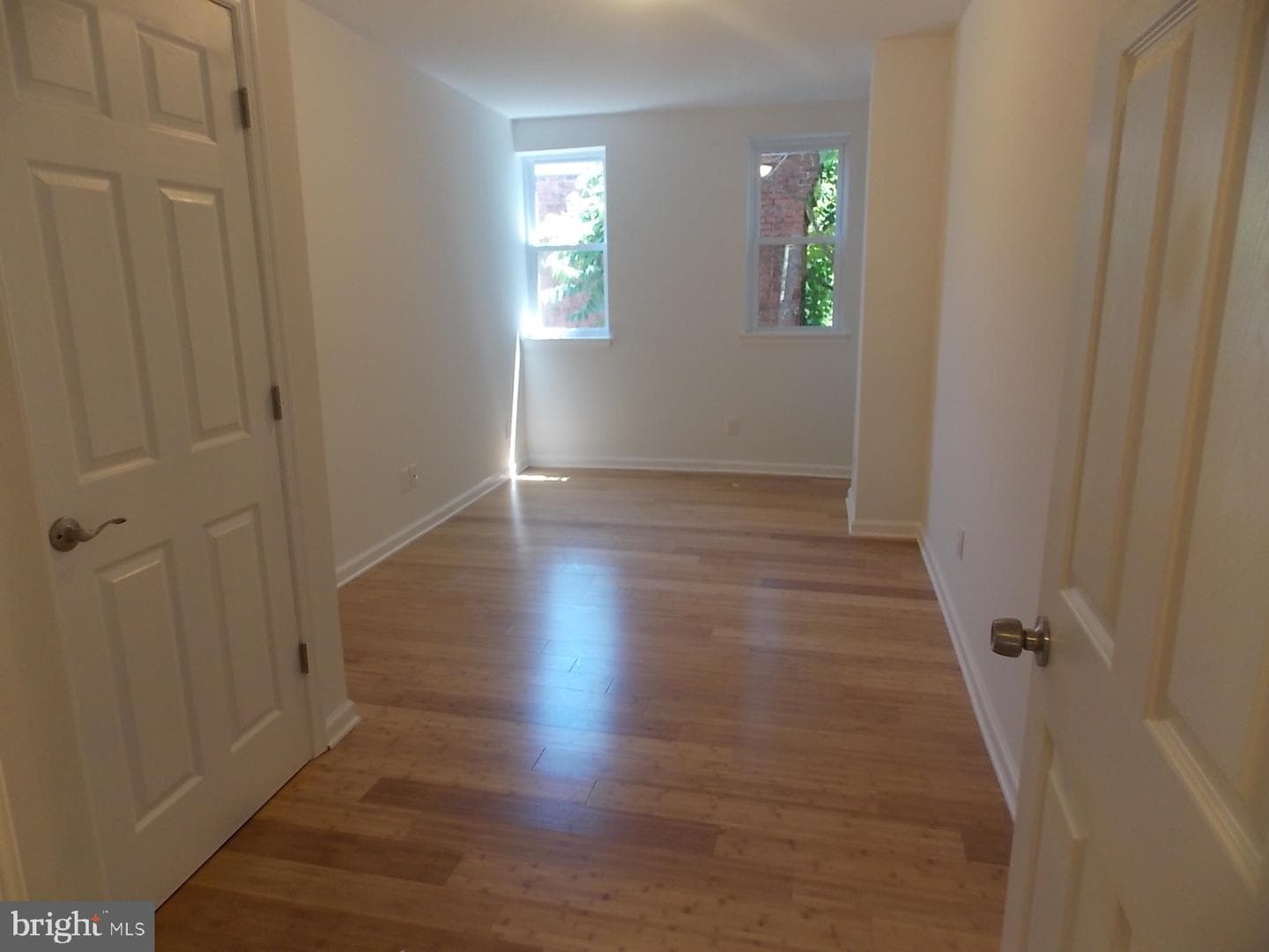 1718 W Huntingdon Street photo 8