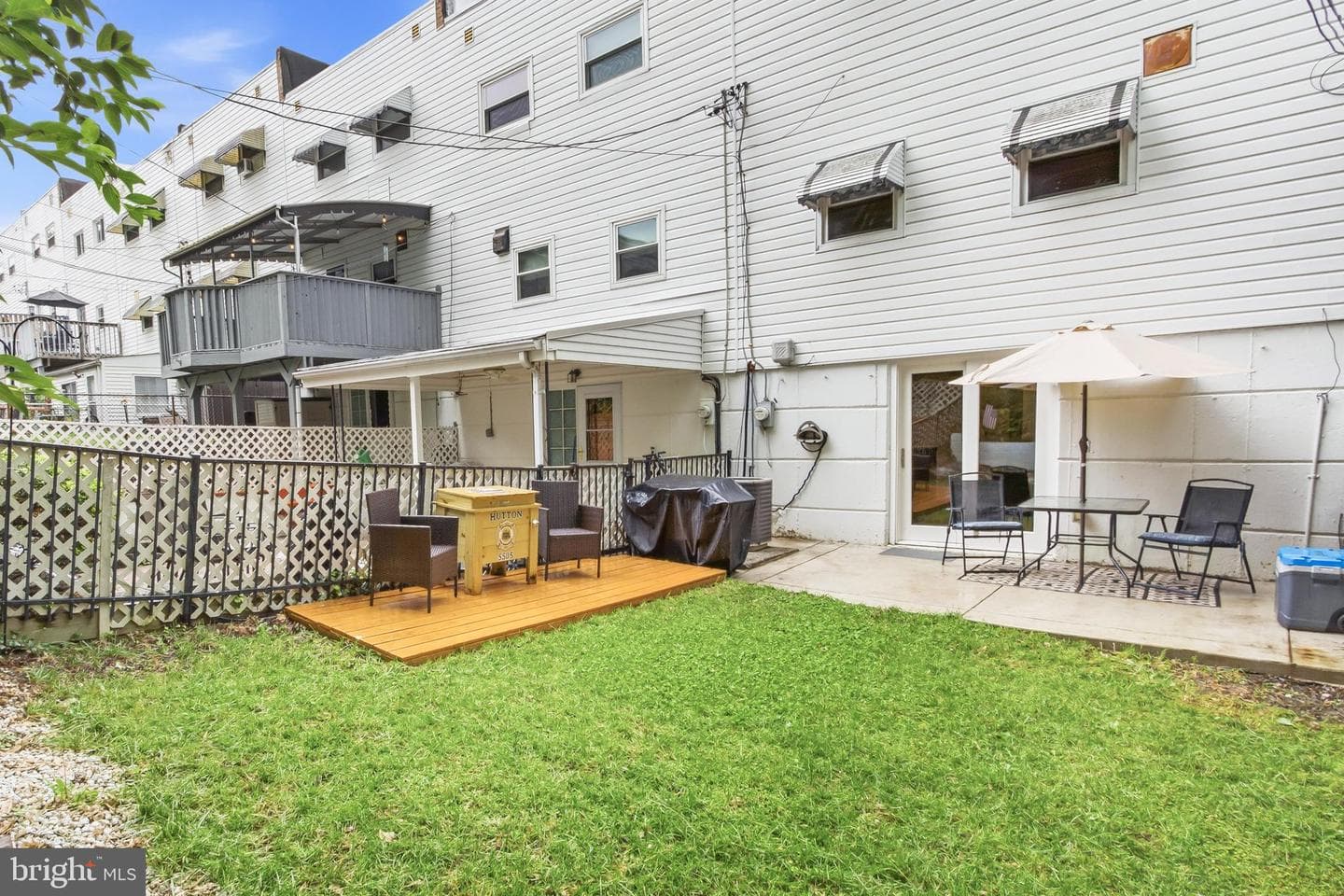 3730 Clarendon Avenue photo 34