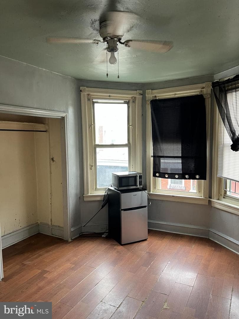 5442 Regent Street photo 4