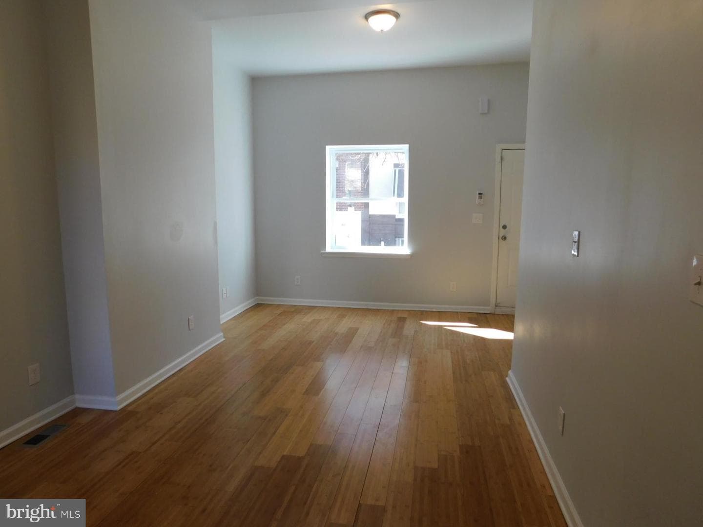 2249 N Woodstock Street photo 1
