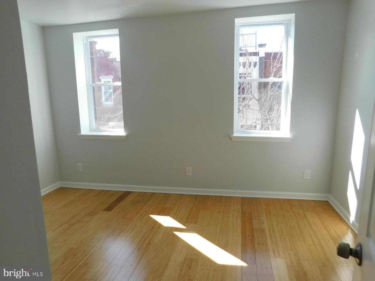 2249 N Woodstock Street photo 12