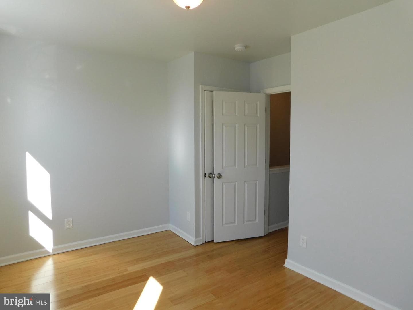 2249 N Woodstock Street photo 13