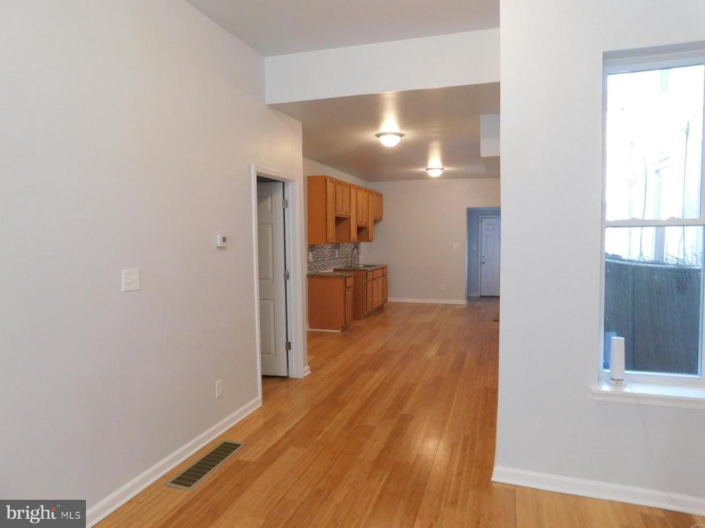 2249 N Woodstock Street photo 4