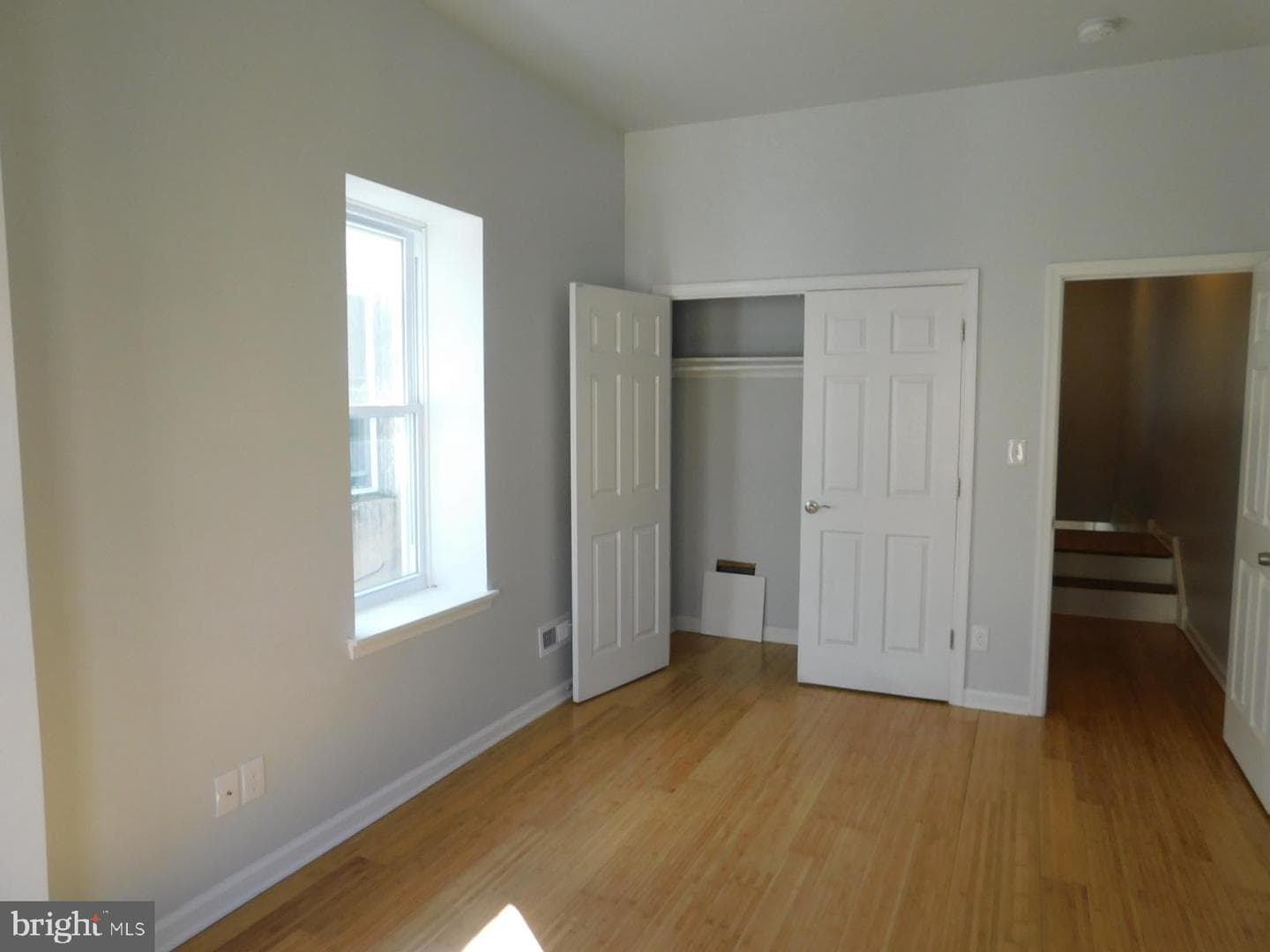 2249 N Woodstock Street photo 8