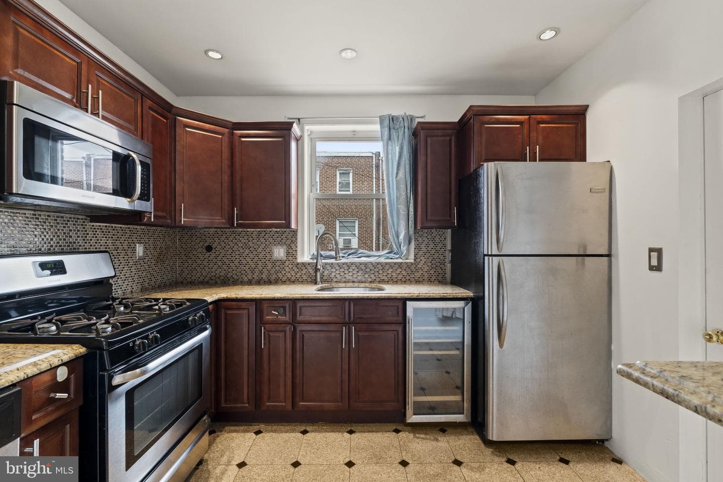 923 Anchor Street photo 17