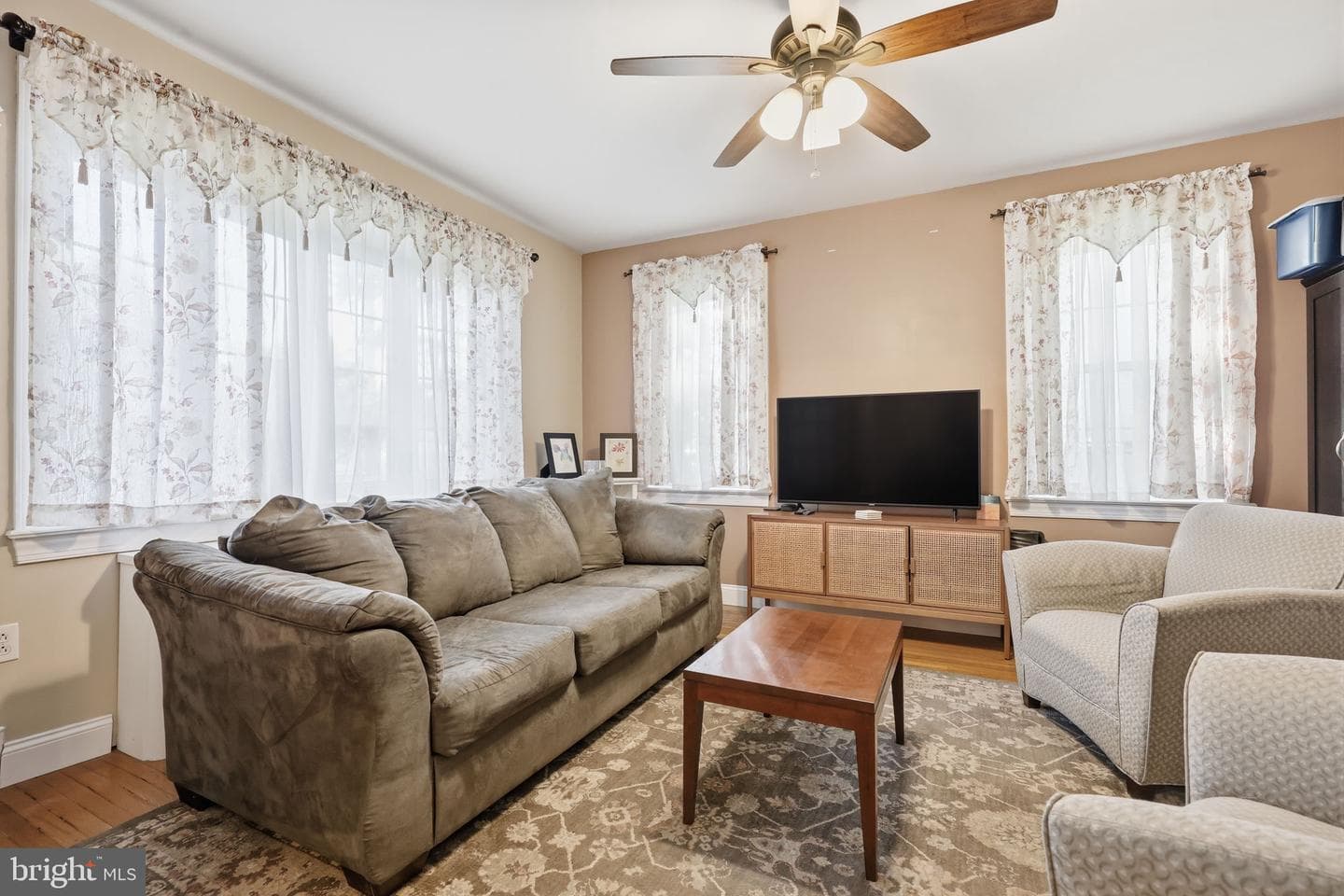 755 Byberry Road photo 8