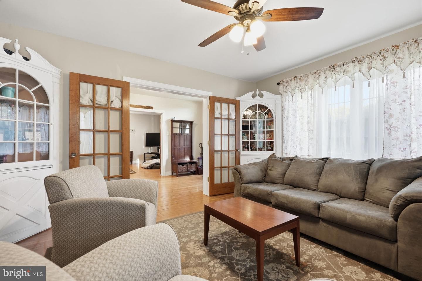 755 Byberry Road photo 9