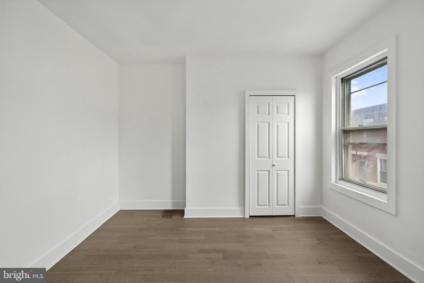 2029 Sigel Street photo 26