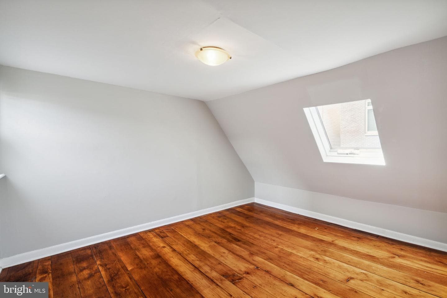 1217 E Oxford Street photo 28