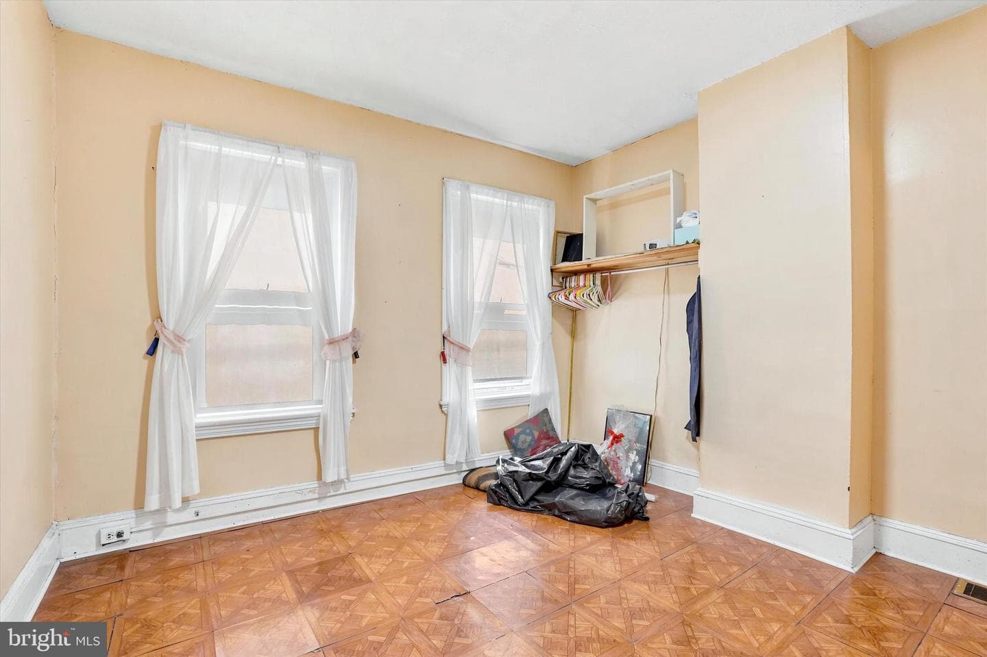 1127 E Montgomery Avenue photo 7