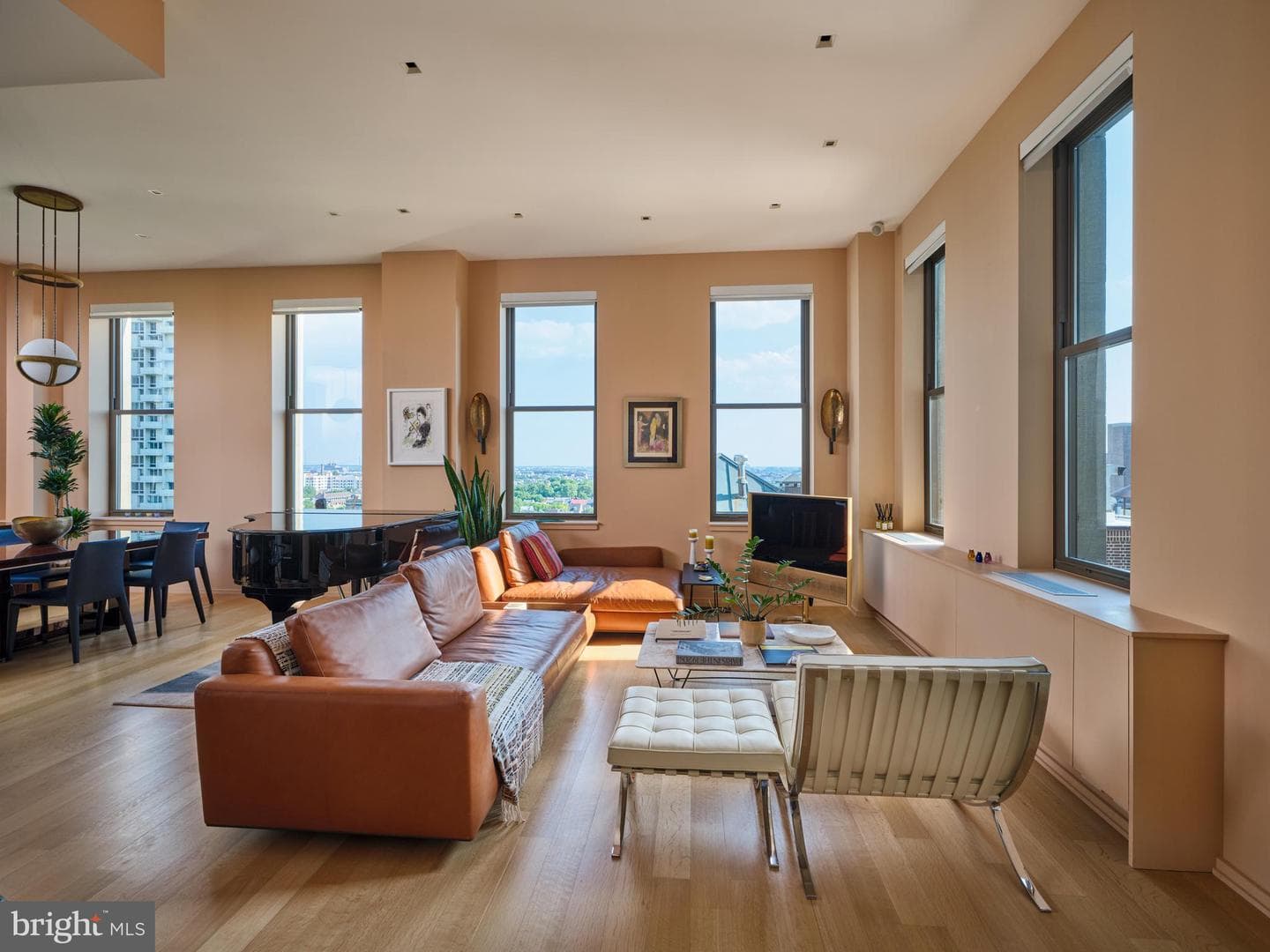 210 W Washington Square #8se photo 4