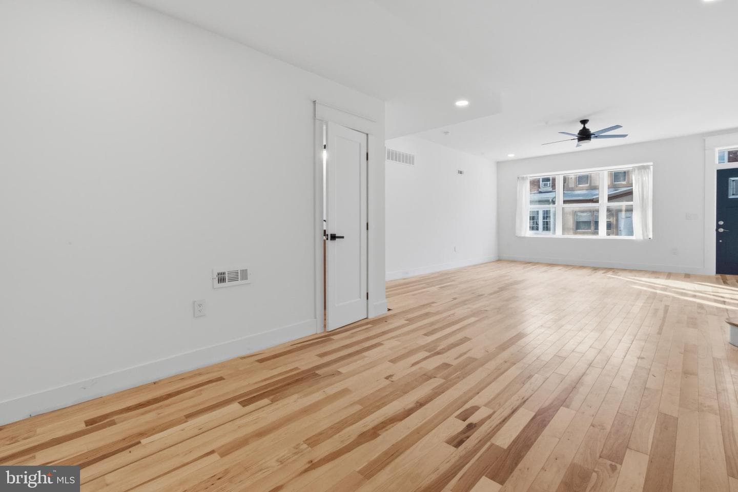 3273 Belgrade Street photo 11