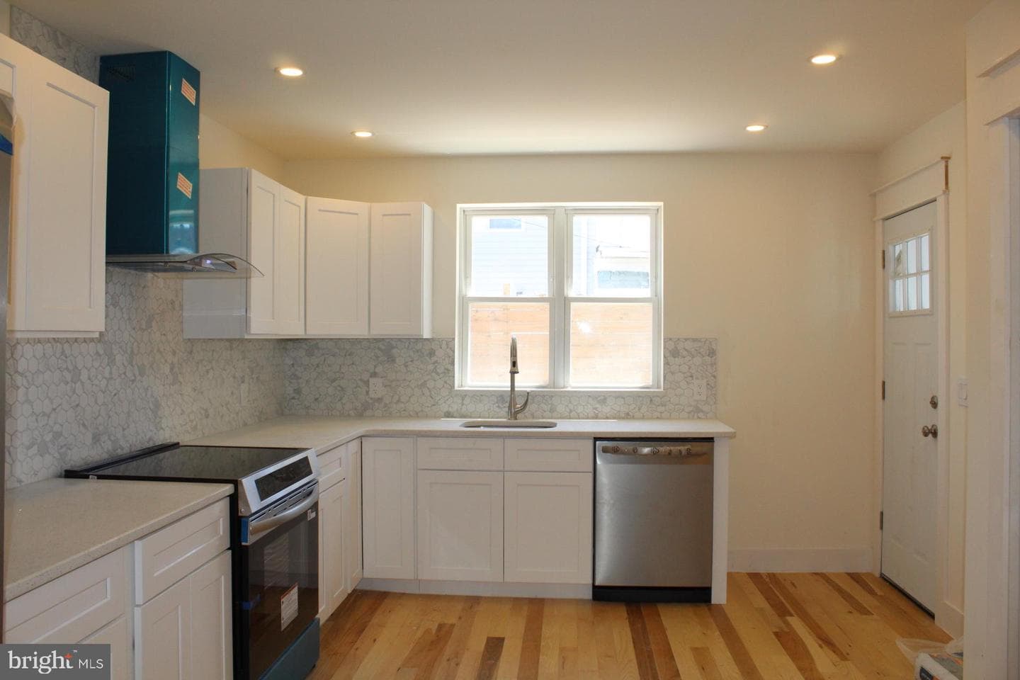 3273 Belgrade Street photo 14
