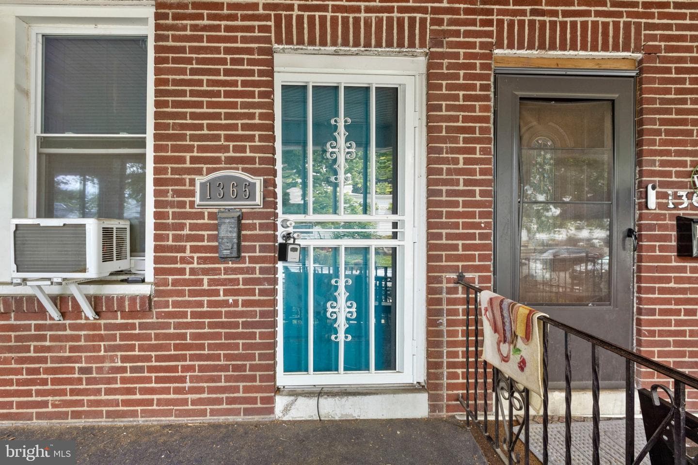 1365 Dyre Street photo 1