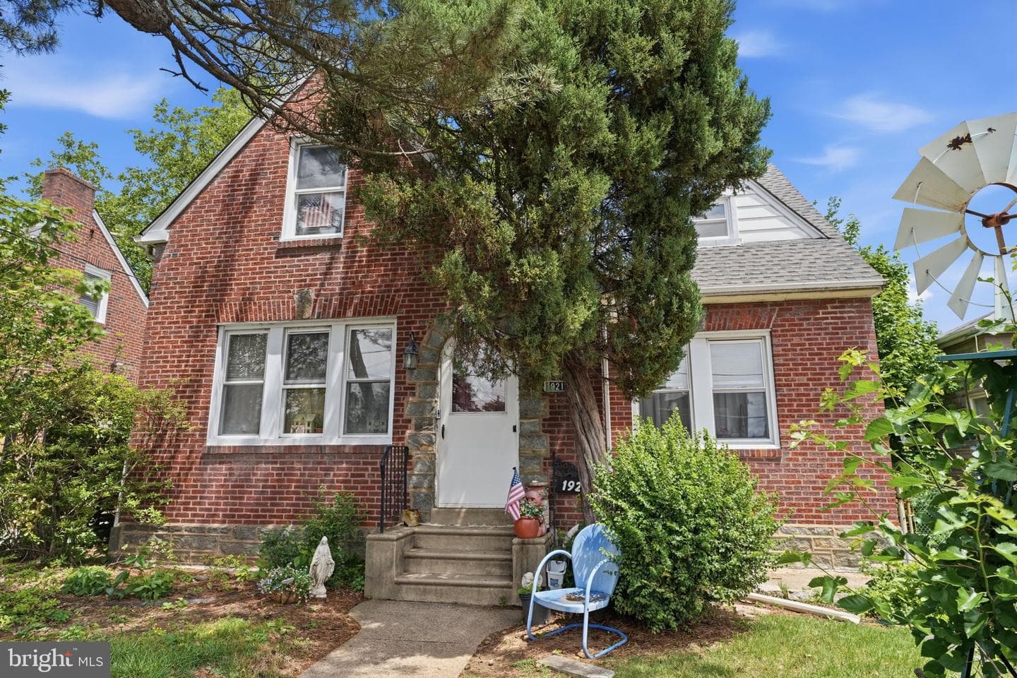 1921 Ripley Street photo 3