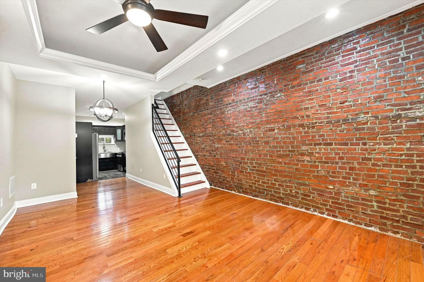 6648 Greenway Avenue photo 5