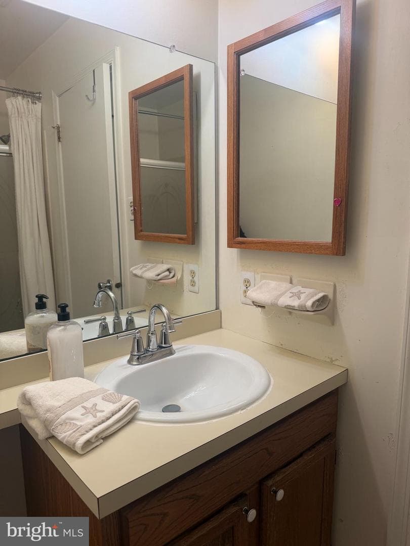 72303 Delaire Landing Road #303 photo 15
