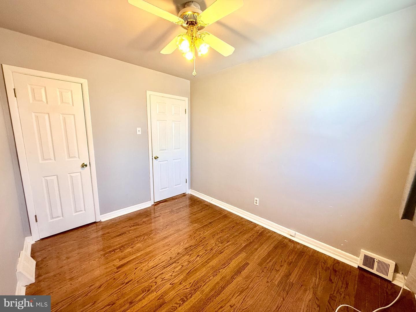 12004 Salina Place photo 27