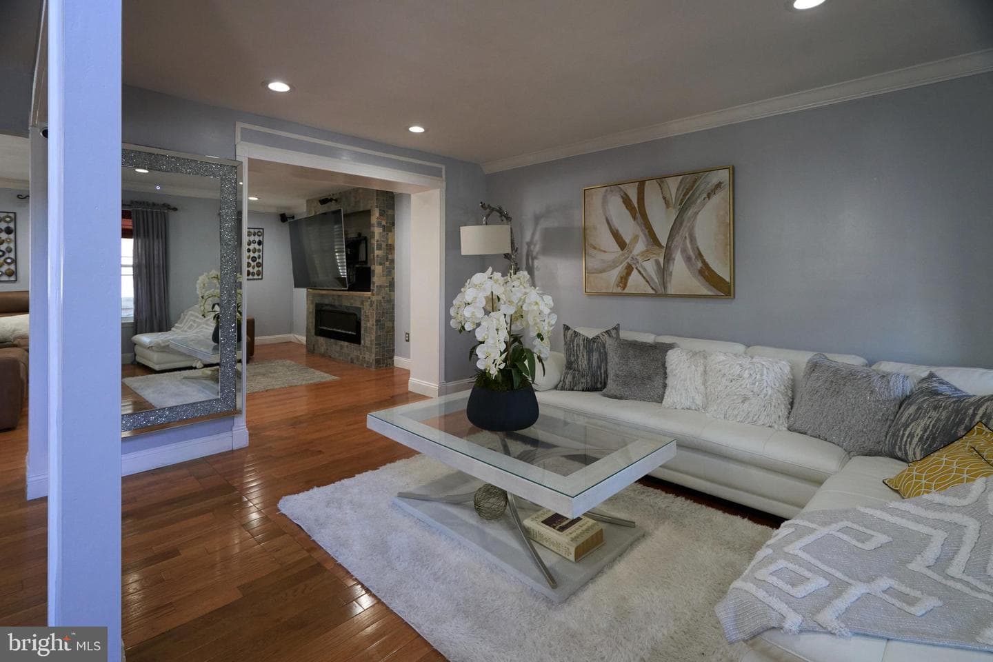 8905 Springview Road photo 15