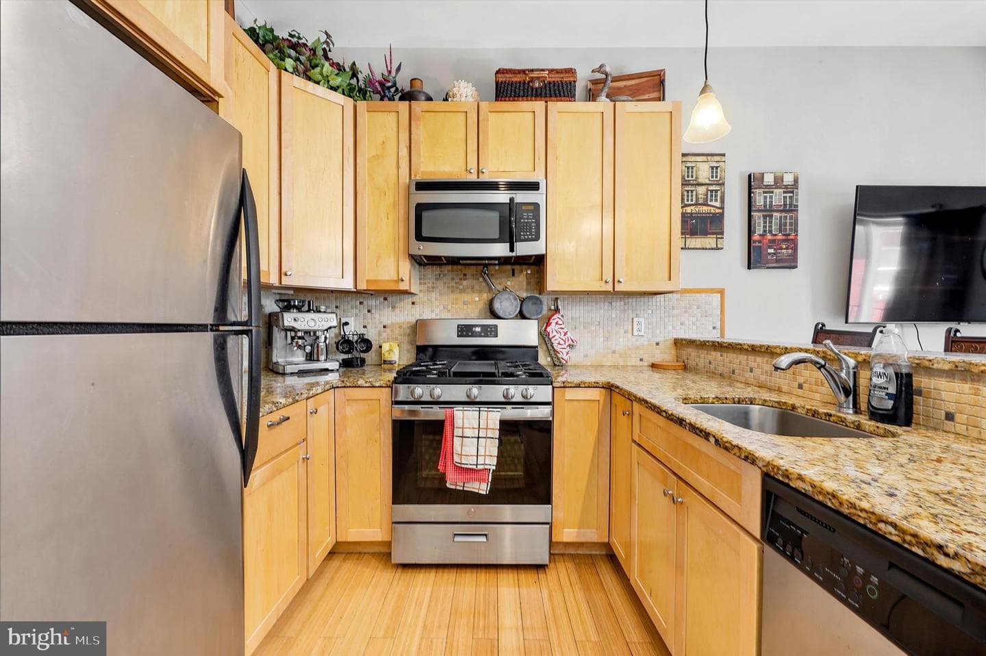 514 Titan Street photo 14