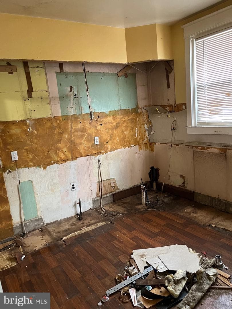 4157 Barnett St photo 3