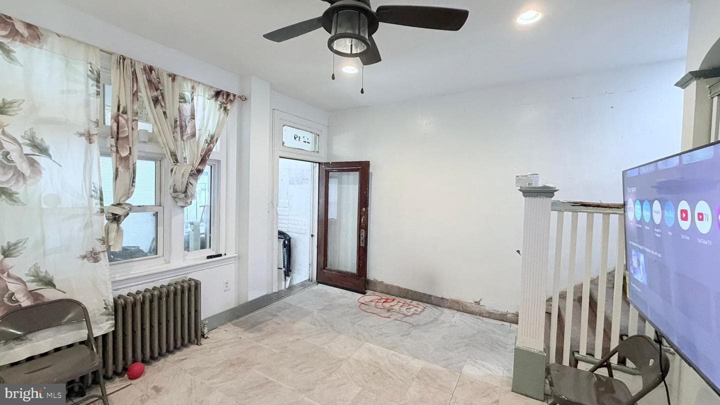 2239 W Somerset Street photo 10