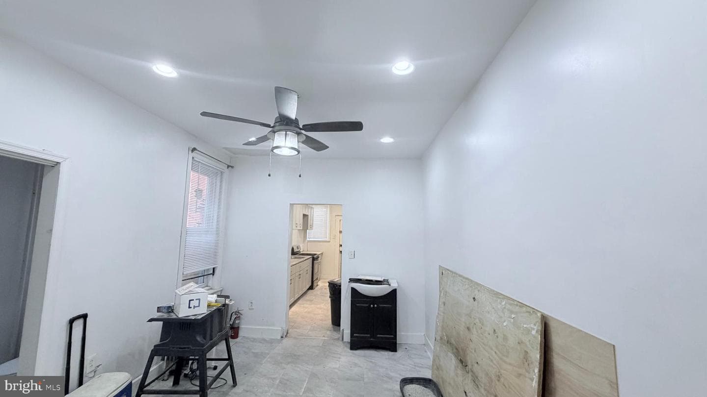 2239 W Somerset Street photo 20