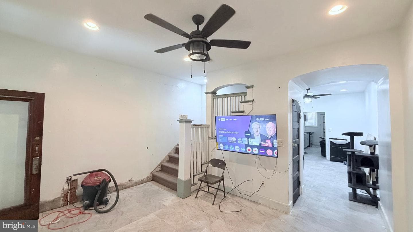 2239 W Somerset Street photo 9