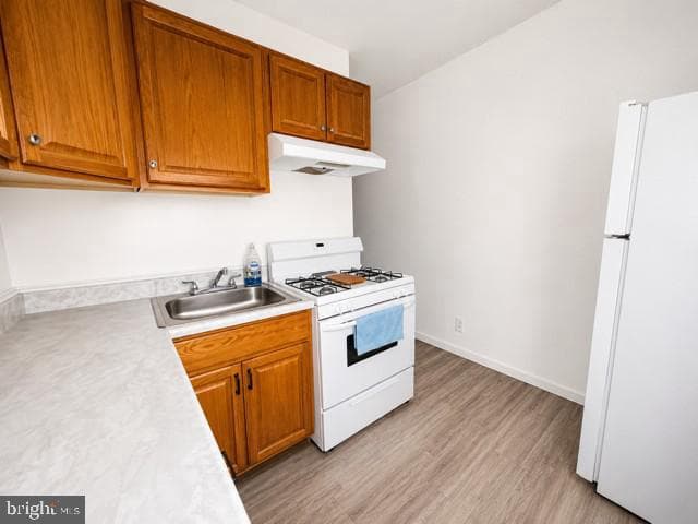 2536 S Fairhill Street photo 5
