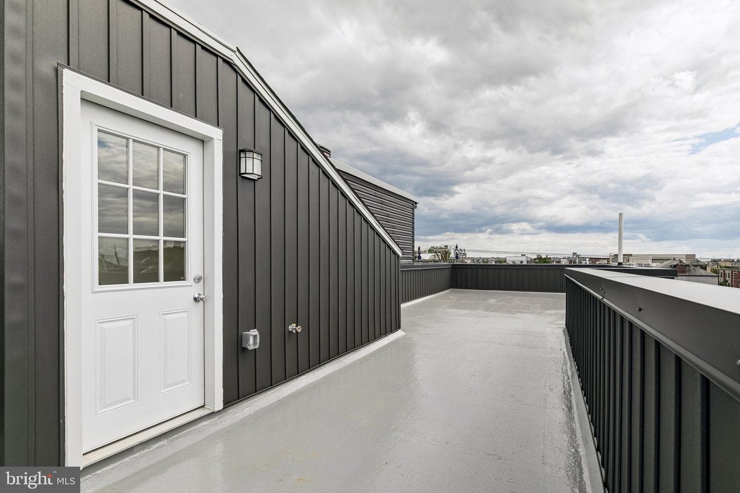 2239 Catharine Street photo 21