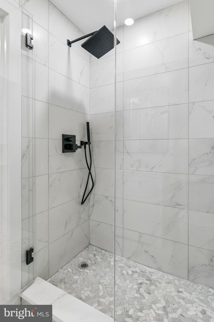 2239 Catharine Street photo 42