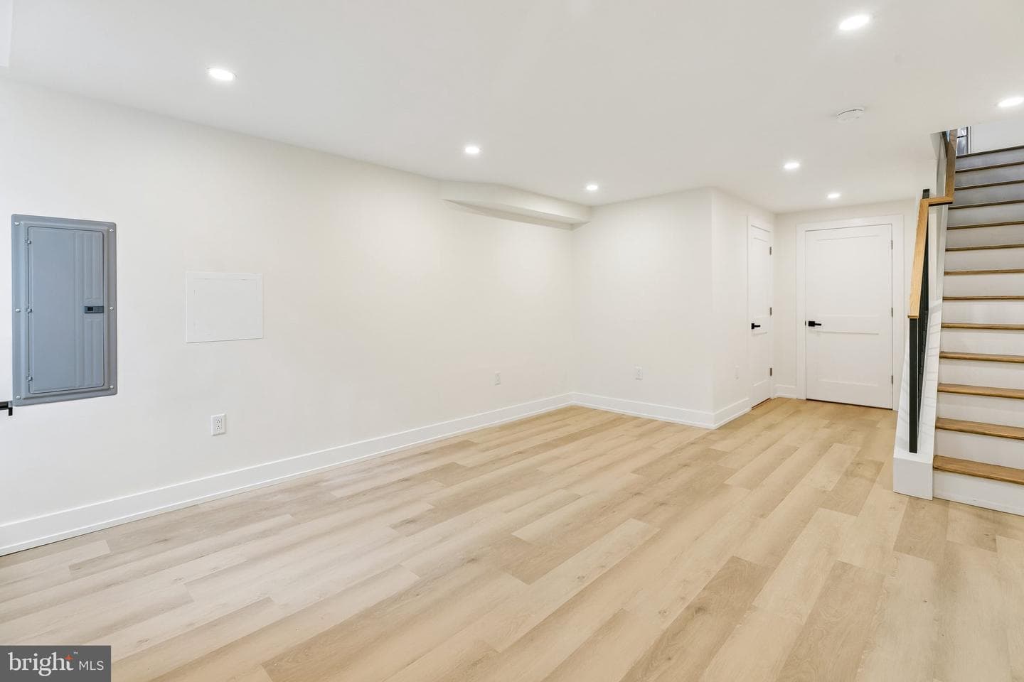 2239 Catharine Street photo 45