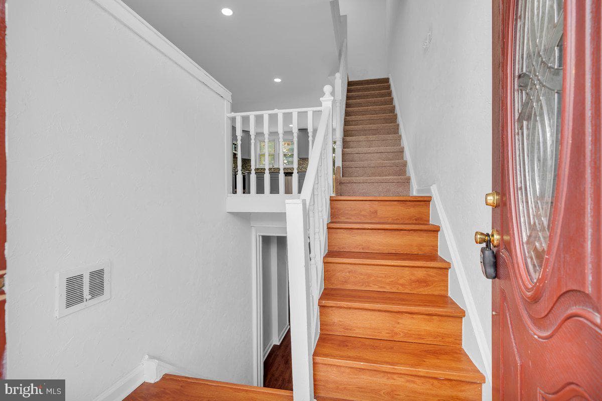 3204 Birch Road photo 4