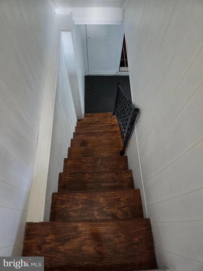 211 Lardner Street photo 26