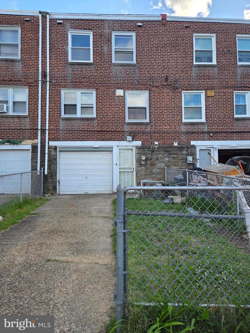 211 Lardner Street photo 34